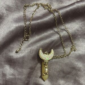 Chic Gold Crescent and Star Pendant Necklace